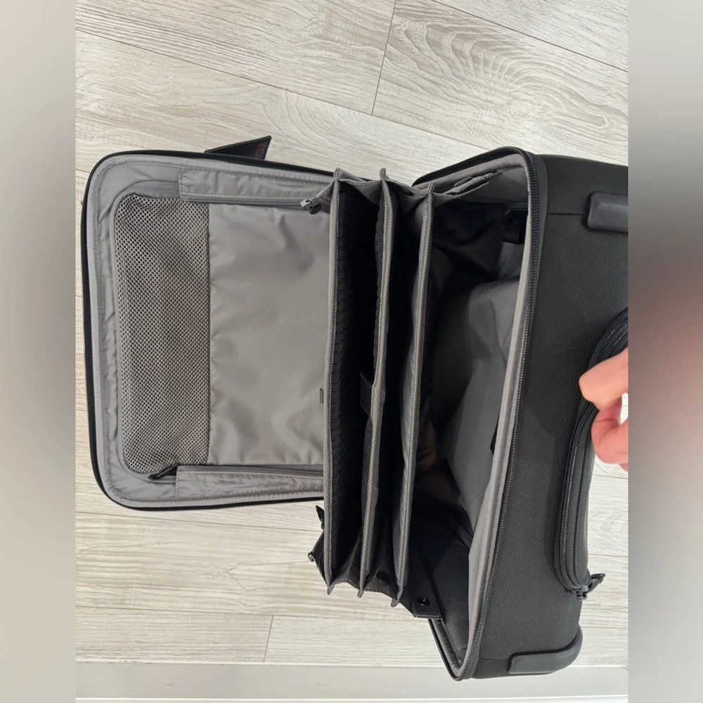 TUMI ALPHA Compact 4 Wheeled Brief